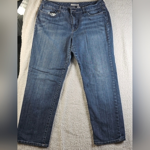 Chico’s Platinum Fit Medium Wash Distressed Denim Size 3 (Size 16) - Picture 1 of 8
